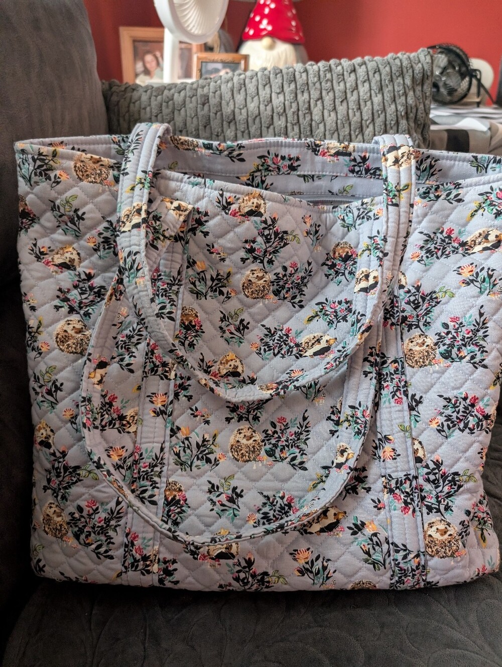 Vera Bradley XL Vera Tote in Hedgehog Wild Like New - Picture 3 of 6